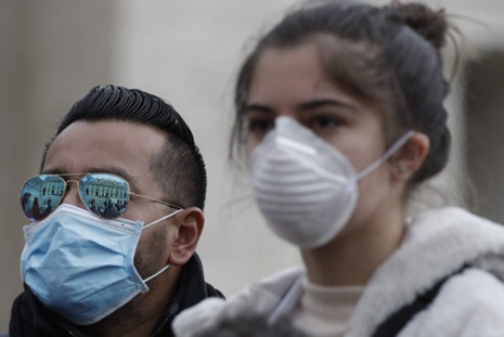 Itália volta a fechar boates e torna uso de máscara obrigatório no período noturno