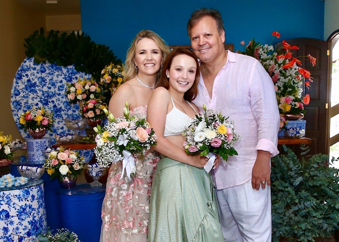 Larissa Manoela abre mão de R milhões para os pais e quer eles assinem distratos de empresas