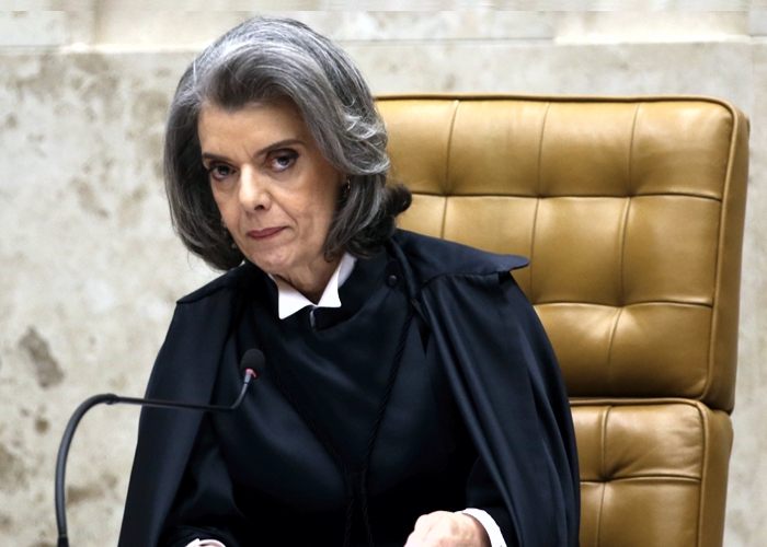 Ministra Cármen Lúcia toma posse como presidente do TSE