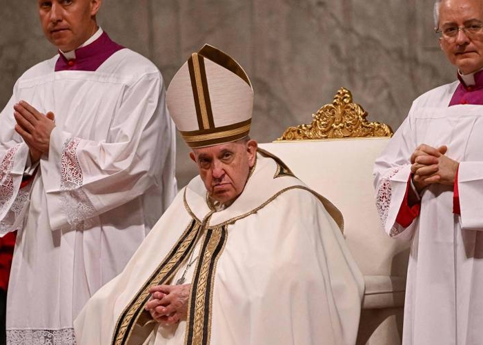 Lembrem-se da guerra e dos pobres, diz papa na véspera de Natal