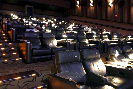 Sem renda, 5 milhões esperam ajuda financeira da Lei Aldir Blanc