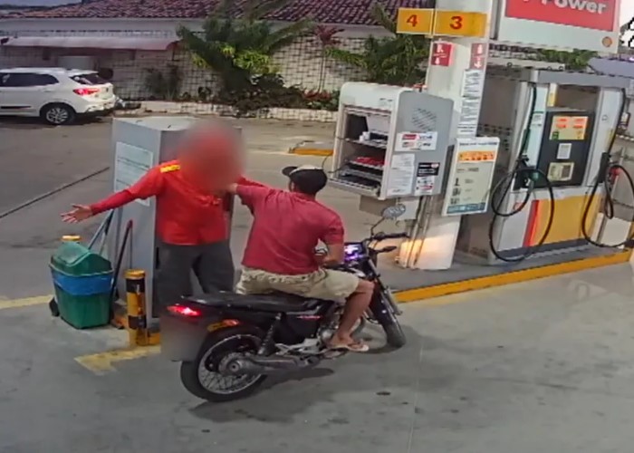 Mãe entrega o próprio filho à polícia após reconhecê-lo em imagens de assaltoa posto de gasolina