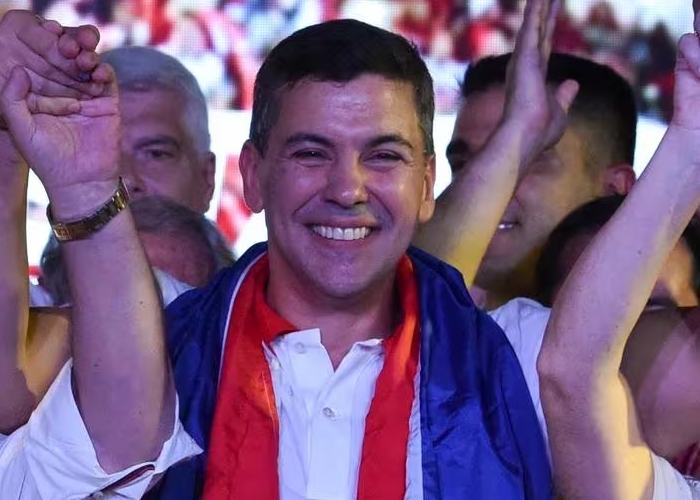 Santiago Peña Palacios, de 44 anos, vence eleições no Paraguai