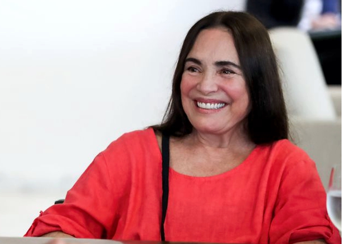 Regina Duarte pede ajuda a Glória Perez para voltar a atuar