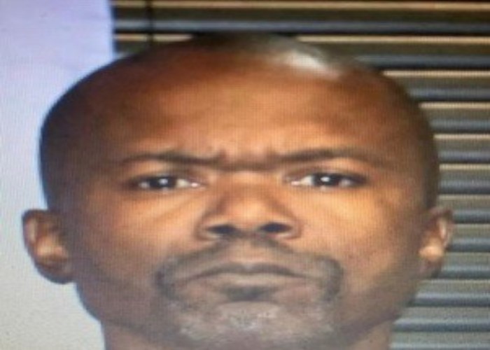 Homem mantém família presa em casa por 17 anos na zona oeste do Rio de Janeiro