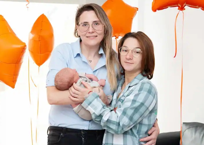 Nasce na Espanha o primeiro bebê europeu concebido por duas mães
