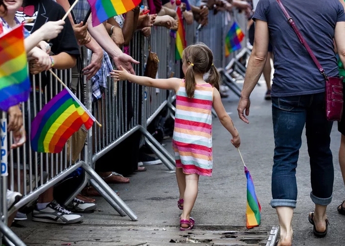 Câmara de João Pessoa aprova lei que proíbe participação de crianças em paradas gays