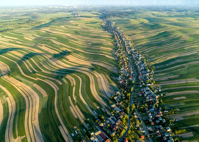 Waldhufendorf: Alemanha e Polônia dividem lotes rurais de forma igualitária
