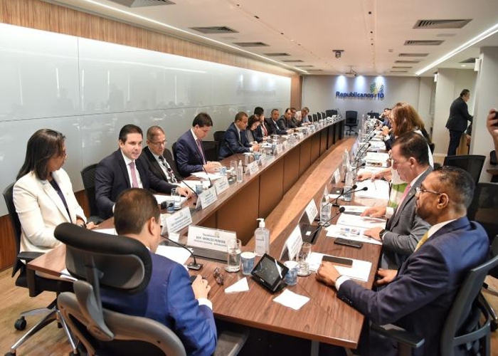 Hugo Motta volta a liderar Republicanos na Câmara dos Deputados