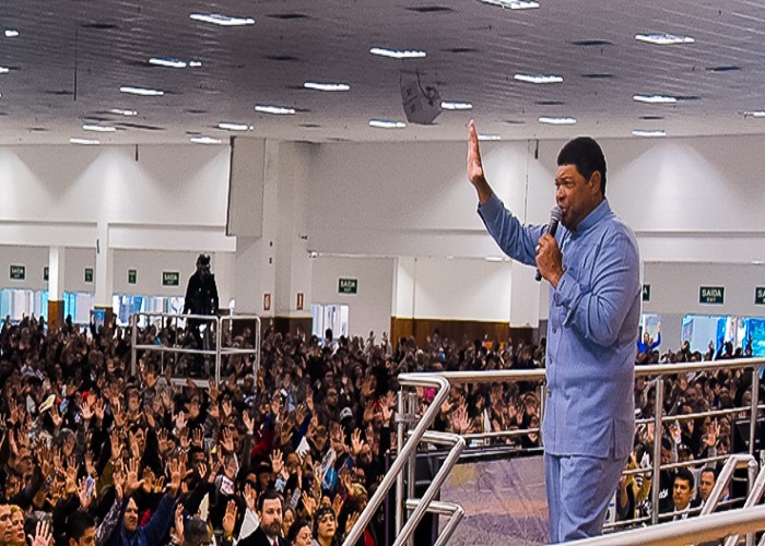 Justiça bloqueia contas da igreja Mundial de Valdemiro Santiago por causa de débito