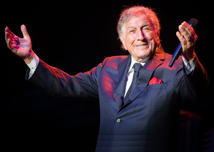 Morre o cantor Tony Bennett ícone da música norte-americana aos 96 anos