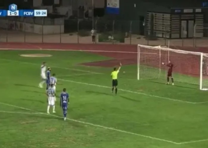 Pela terceira divisão da França goleiro é expulso por “dançar” antes de cobrança de pênalti