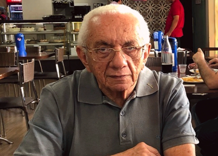 Ex-Prefeito Cozinho Gadelha é sepultado com homenagens