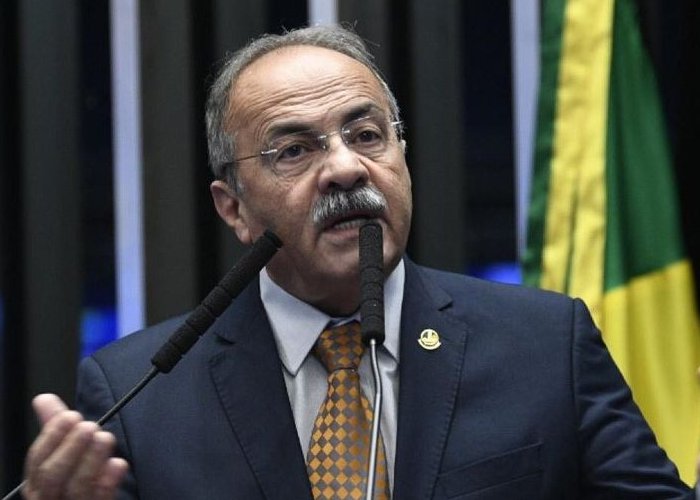 PF encontra Senador com dinheiro na cueca, durante busca e apreensão