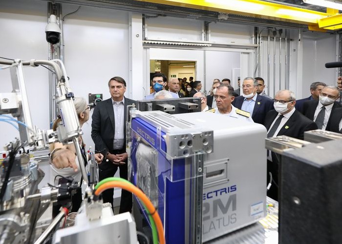 Bolsonaro inaugura linha de luz do acelerador de partículas Sirius