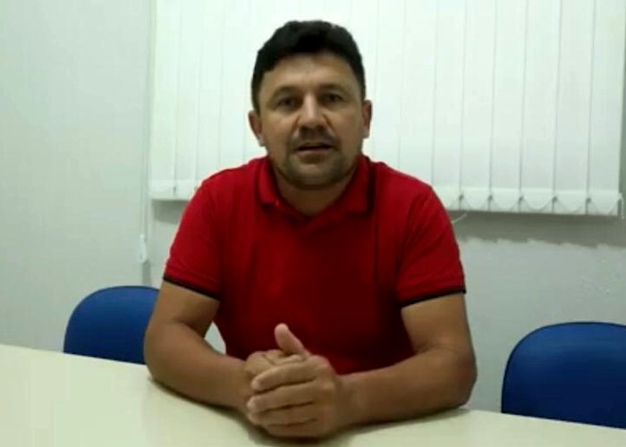 Vereador diz que se pegar Bolsonaro pela gravata é para ver se enforca pelo pescoço